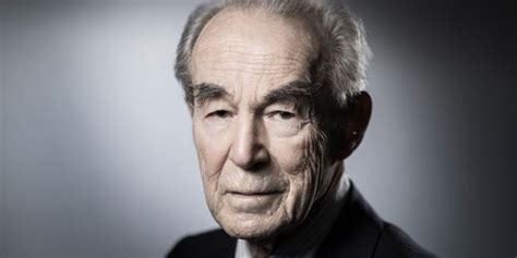 Portrait Robert Badinter Combattant De L Abolition