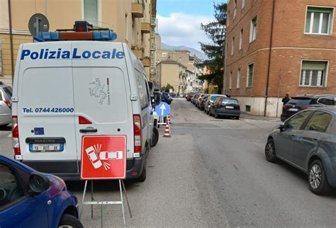 Terni Perde Controllo Dellauto E Ne Danneggia Quattro In Sosta UmbriaON