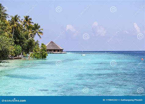 View of Vilamendhoo Island at the Water Bungalows Side in the Indian Ocean, Maldives Stock Photo ...