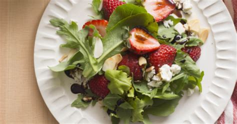 Strawberry Salad with Honeyed Balsamic Vinegar… | National Honey Board