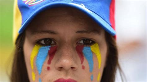 Opositores Venezolanos En La Marcha Del Silencio En Caracas El