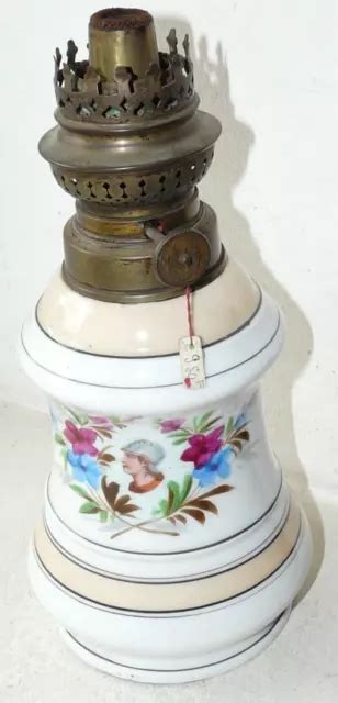 Pied De Lampe A Petrole En Porcelaine Vieux Paris Decor Floral Et