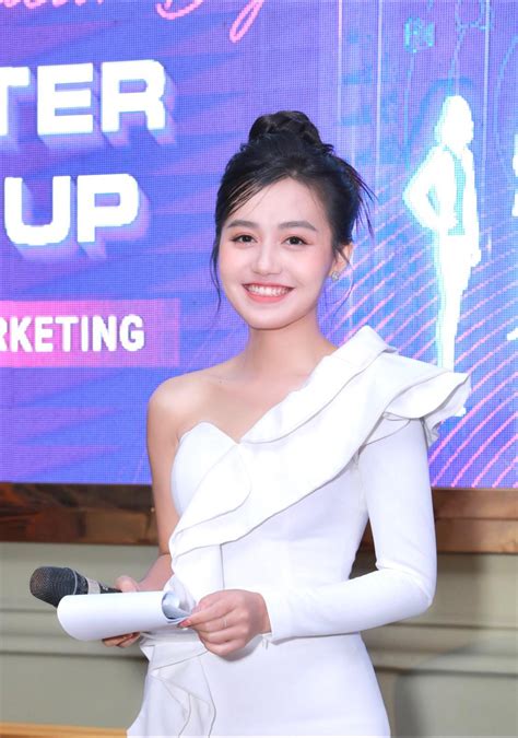 Hot girl 1m55 muốn thay đổi định kiến tham gia Nóng cùng World Cup để đánh bóng