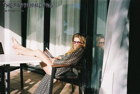 Emily Bett Rickards Nude Mildred Burke Photos The Fappening