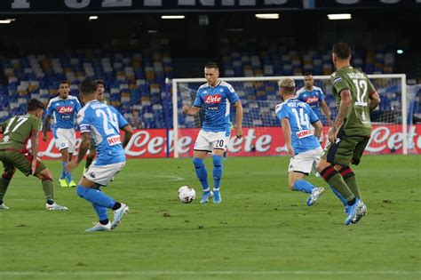 Serie A Napoli Cagliari Niskie noty Milika i Zielińskiego Daleki