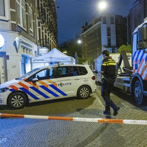 Notte di terrore ad Amsterdam 5 persone aggredite e accoltellate c è