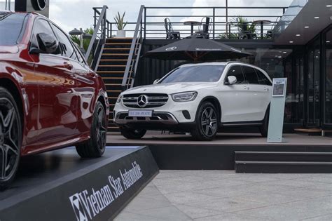 Mercedes Benz Vietnam Star giới thiệu Pop up Showroom đầu tiên tại Việt