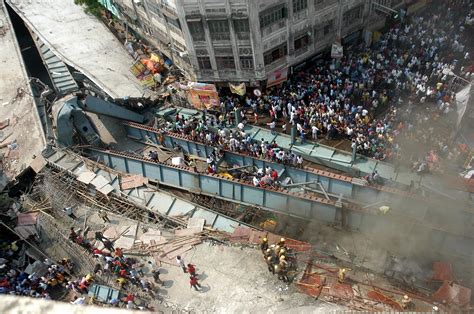 Kolkata Flyover Crash Toll 21 Army Leads Rescue Work Social News Xyz