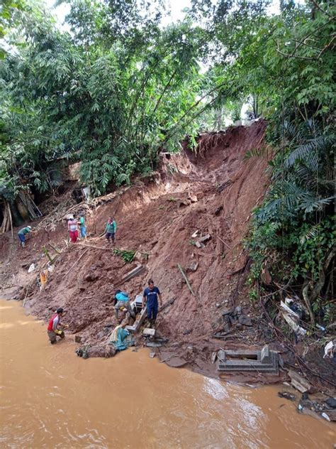 Longsor Di Tmp Cikutra Jenazah Hampir Masuk Sungai