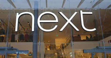 Модният гигант Next предупреди за проблеми с доставките 