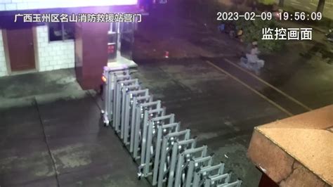 小男孩独自搭车迷路，跑步训练的消防员相助凤凰网视频凤凰网