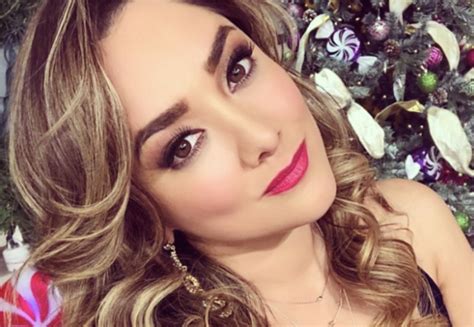 Sherlyn Celebra 2 Millones De Seguidores En Instagram Con Un Sexy Bikini Laura G