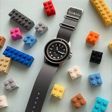 Rubber pass-through watch straps | Rubber mil-spec straps | Strap Hunter