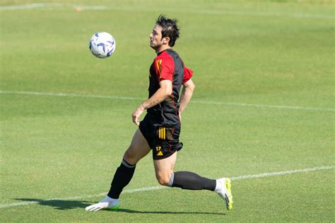 Continua Il Lavoro A Trigoria Azmoun Scalda I Motori Gol In