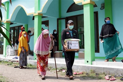 Peduli Kondisi Masyarakat Pt Sokonindo Automobile Bantu Para Terdampak