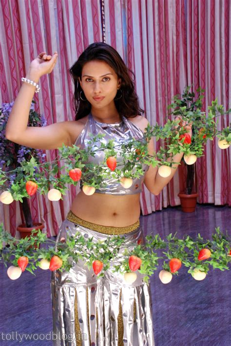 Gowri Pandit Spicy Hot Pics From Nitya Pelli Koduku