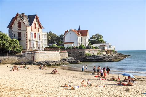 Le Sentier Des Douaniers De Vaux Sur Mer Saint Palais Guide De