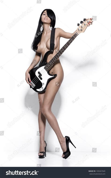 Sexy Nude Girl Guitar Fashion Art Foto Stock Photo 109267949 Shutterstock