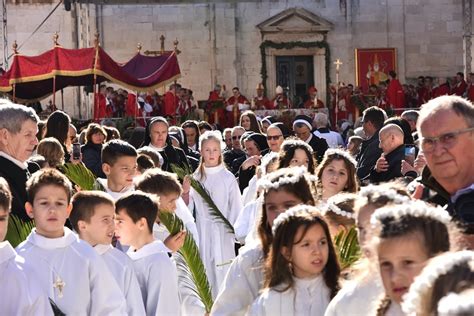 Foto PROCESIJA UZ 1052 FESTU SVETOGA VLAHA