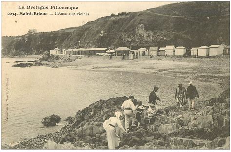 22 SAINT BRIEUC Promeneurs à l Anse aux moines