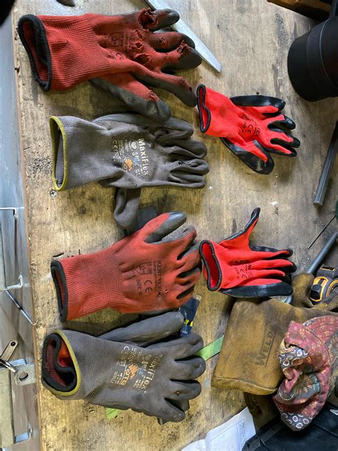 My left gloves vs my right gloves. : r/Wellworn