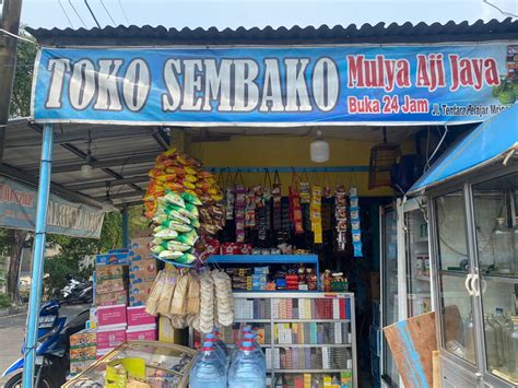 Geliat Warung Kelontong Madura Di Semarang Buka 24 Jam