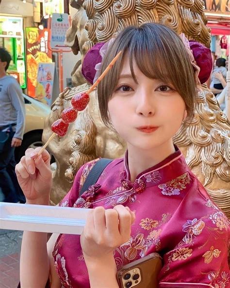 こばしり。さんのインスタグラム写真 こばしり。instagram 「らおさんと中華街をチャイナ服で練り歩いてきた🐼🏮 お互いぽいチャイナ服選べてハッピーだったし、この日の自己肯定感は最強