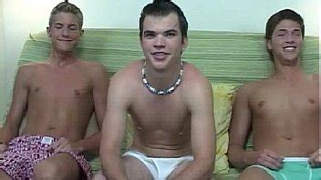 Straight Guy Sitting Down Naked And Straight Men Using A Penis Pump XNXX