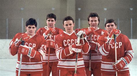 #ВЕЛИКИЕ #ХОККЕИСТЫ! ЛЕГЕНДАРНАЯ ХОККЕЙНАЯ ПЯТЕРКА СССР! - YouTube