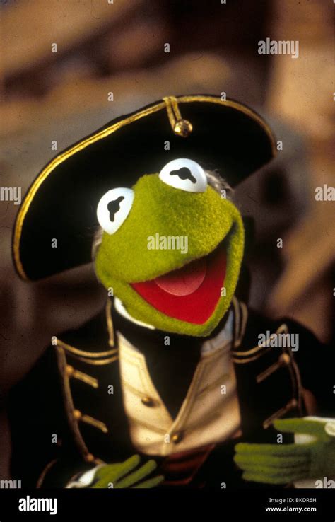 MUPPET TREASURE ISLAND (1996) KERMIT THE FROG MTI 005 Stock Photo - Alamy