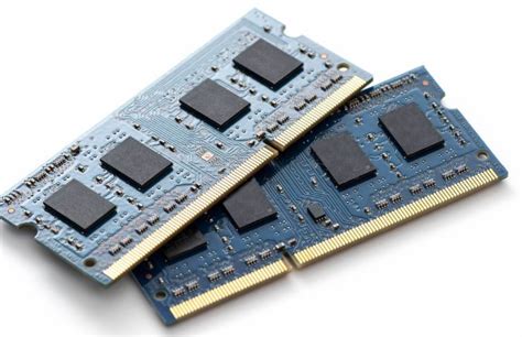 什么是 DRAM？它的优点有哪些？