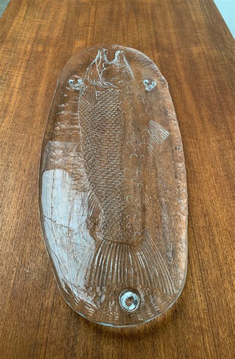 Große schwedische Vintage Fischplatte aus Glas von Pukeberg Glass bei