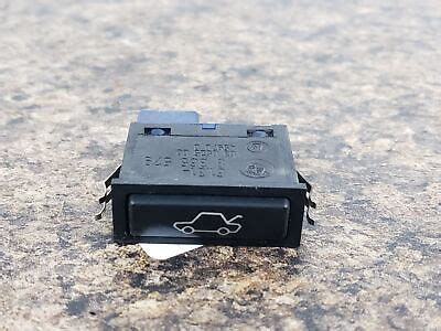 Bmw E E E E Trunk Boot Unlocking Switch Button Oem Ebay