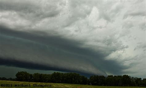 StormChaser Schwartz: Shelf cloud vs. Wall cloud: Part Deux