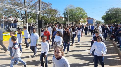 Desfile C Vico De Hulha Negra Contabilizou Mais De Mil Pessoas Jornal