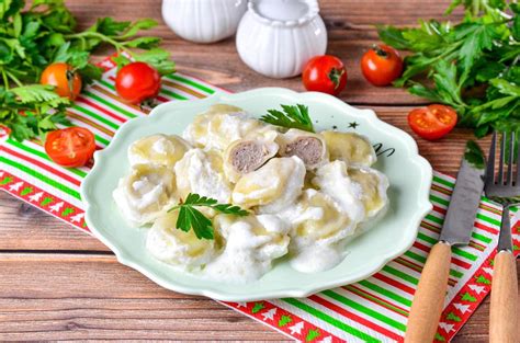 Жареные пельмени со сметаной сыром на сковороде рецепт фото пошагово и ...