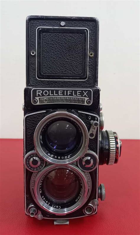 【傷や汚れあり】 A Rolleiflex 二眼レフ フィルムカメラ ボディ Carl Zeiss Planar Heidosmat F28