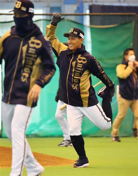 オリックス吉田正尚、フリー打撃で独自調整法「自分の軸で振りたいので」4球連続わざと空振り プロ野球写真ニュース 日刊スポーツ