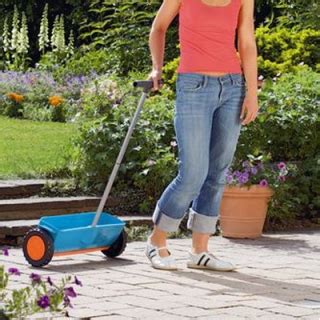 Разбрасыватель-сеялка на колесах GARDENA Classic 300, купить в Москве ...