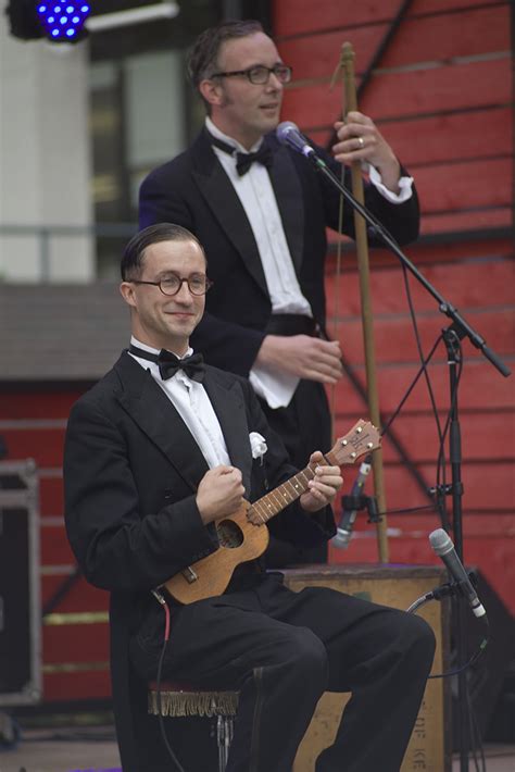 Tea Chest Bass And Ukulele London John H W Barber Flickr