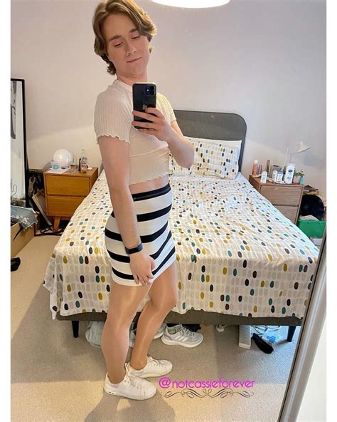 Épinglé Sur Crossdresser