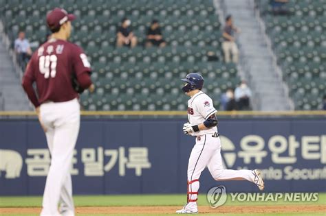 9회 2사 후 상대 실책으로 역전키움 두산 꺾고 9연승 한국경제