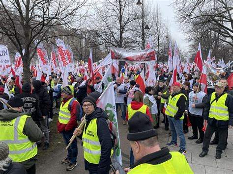 Protest Rolnik W Marca W Warszawie Zablokowane Drogi Tvs Pl