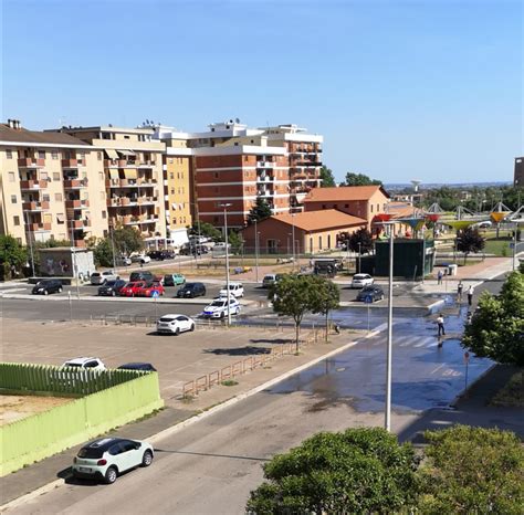 Pomezia scoppia una tubatura mezza città senz acqua