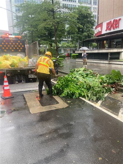 臺北市政府 防災及救災資訊專區 新聞稿 凱米颱風遠離 環保局迅速恢復臺北市容 今日晚間原時段加班收運垃圾