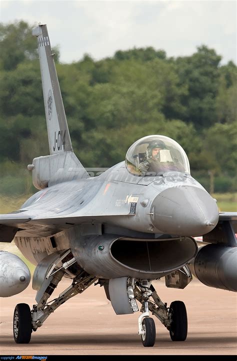 General Dynamics F 16 Falcon Large Preview AirTeamImages