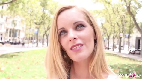 GERMAN SCOUT MILF Ha Ingannato La Piccola Agatha Per Fare Sesso Al Casting Della Modella Finta