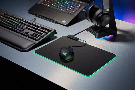 Razer Goliathus Extended Chroma Soft Gaming Mouse Mat Powered By