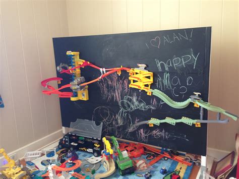 Hot Wheels Wall Tracks Wall Ana White