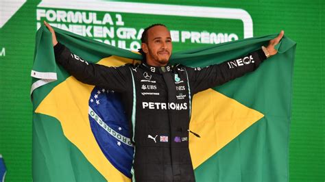 Carismático Lewis Hamilton homenageia Senna e vira dono do GP São